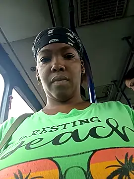 ValkiriaContee online show from October 2025 07:36:02 PM