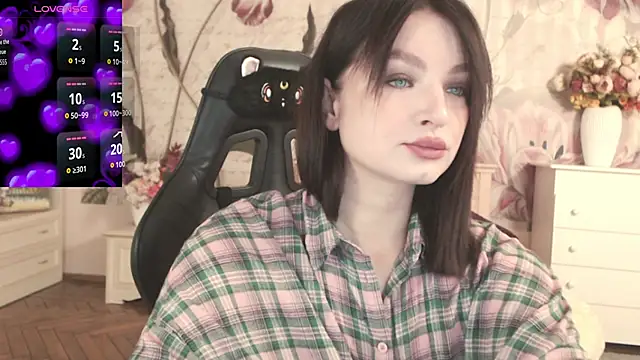 BritneyBarker online show from September 2025 01:22:01 AM