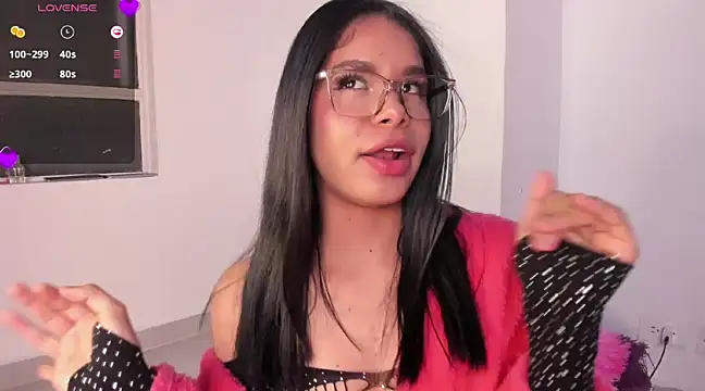 Snapshot of Cameron_Lovee chatting on February 2025 01:02:01 AM Cameron Lovee online show from February 2025 01:02:01 AM