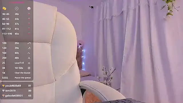 Snapshot of soy_aly_moon chatting on January 2025 05:14:02 AM soy aly moon online show from January 2025 05:14:02 AM