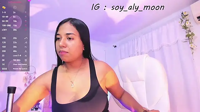 Snapshot of soy_aly_moon chatting on September 2025 10:43:02 PM soy aly moon online show from September 2025 10:43:02 PM