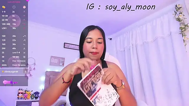 Snapshot of soy_aly_moon chatting on September 2025 10:31:01 PM soy aly moon online show from September 2025 10:31:01 PM