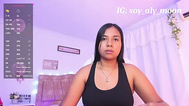 Snapshot of soy_aly_moon chatting on September 2025 10:22:02 PM soy aly moon online show from September 2025 10:22:02 PM