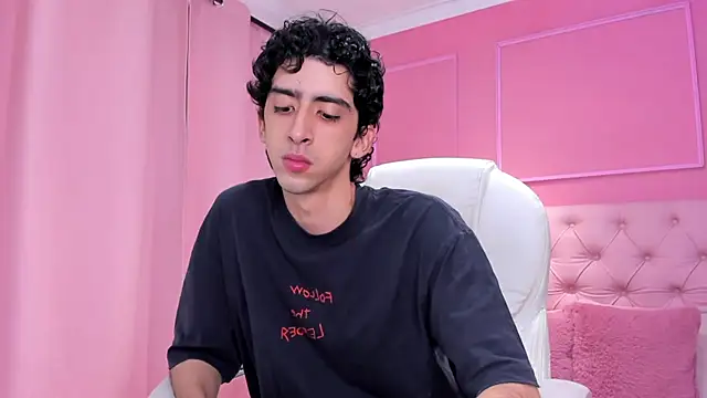 Alezzandro  online show from February 2025 02:13:01 PM
