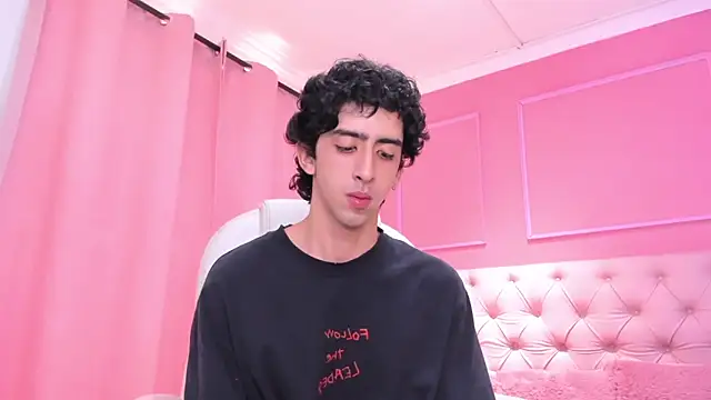 Alezzandro  online show from February 2025 05:14:01 PM
