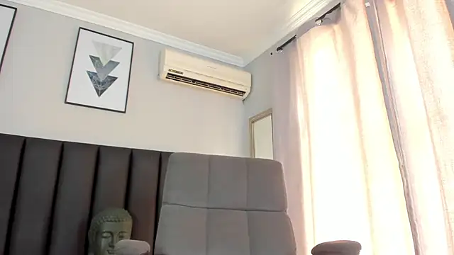 Alezzandro  online show from February 2025 01:39:01 PM