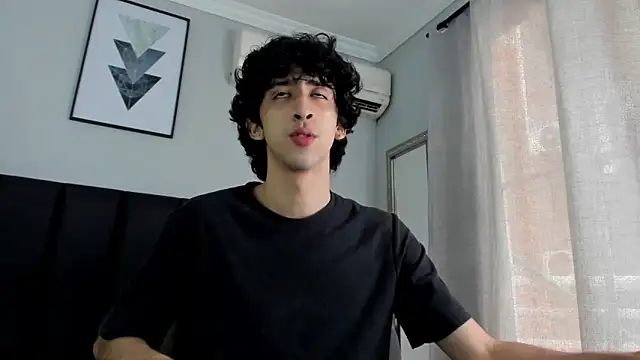 Alezzandro  online show from March 2025 02:21:02 PM