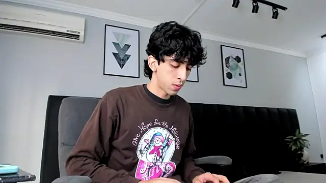 Alezzandro  online show from March 2025 01:47:01 PM