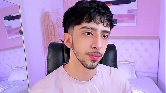 Alezzandro  online show from September 2025 08:23:01 PM