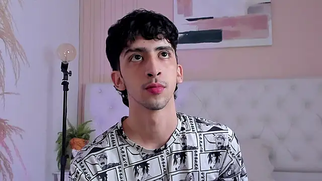 Alezzandro  online show from October 2025 08:39:01 PM