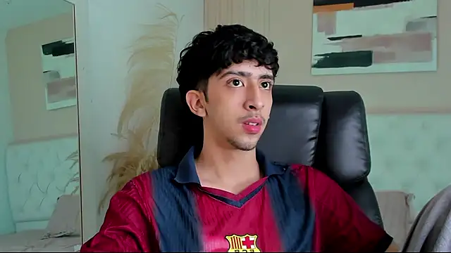 Alezzandro  online show from October 2025 09:13:01 PM