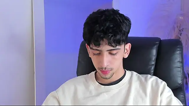 Alezzandro  online show from October 2025 08:08:01 PM