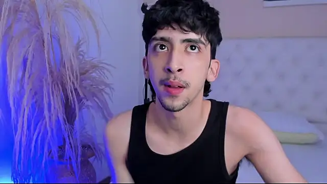 Alezzandro  online show from October 2025 08:41:01 PM