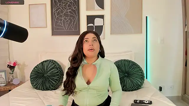RachelRusso online show from March 2025 11:03:02 PM