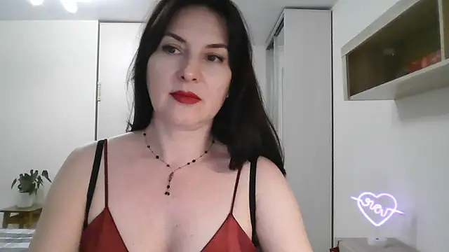 Victoria Glam online show from January 2025 06:39:01 PM