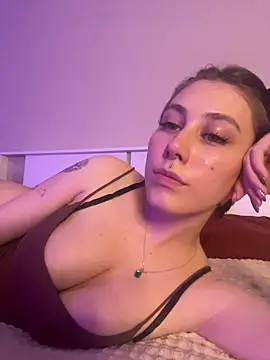 Snapshot of Molli_Luv chatting on October 2025 03:51:02 PM Molli Luv online show from October 2025 03:51:02 PM