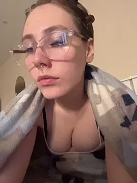 Snapshot of Molli_Luv chatting on November 2025 01:01:02 PM Molli Luv online show from November 2025 01:01:02 PM