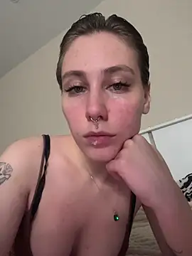 Snapshot of Molli_Luv chatting on November 2025 03:01:01 PM Molli Luv online show from November 2025 03:01:01 PM