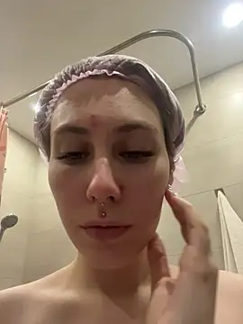 Snapshot of Molli_Luv chatting on November 2025 06:52:01 PM Molli Luv online show from November 2025 06:52:01 PM