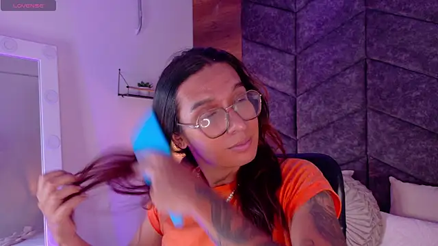 LauraaGomezz   online show from September 2025 07:28:02 PM