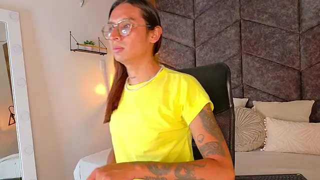 LauraaGomezz   online show from September 2025 07:30:02 PM