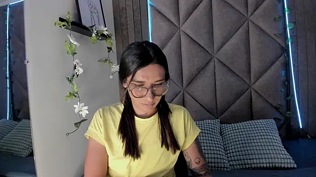 LauraaGomezz   online show from October 2025 07:36:01 PM