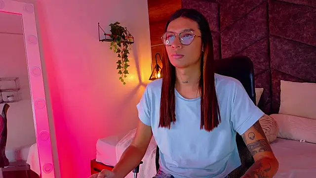 LauraaGomezz   online show from October 2025 07:37:01 PM