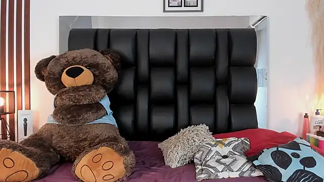 Snapshot of Amberr1 chatting on January 2025 12:16:02 PM Amberr1 online show from January 2025 12:16:02 PM