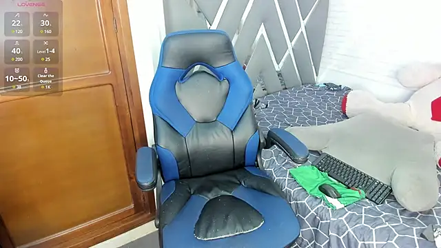 Snapshot of Amberr1 chatting on February 2025 06:26:02 PM Amberr1 online show from February 2025 06:26:02 PM