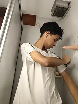 Snapshot of Amberr1 chatting on March 2025 03:27:01 PM Amberr1 online show from March 2025 03:27:01 PM