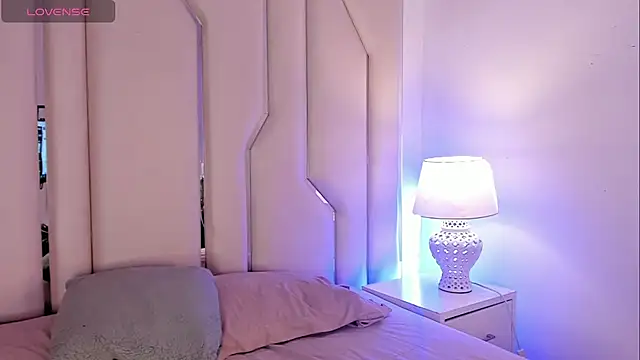 Loreanna Joy online show from October 2025 11:52:02 AM