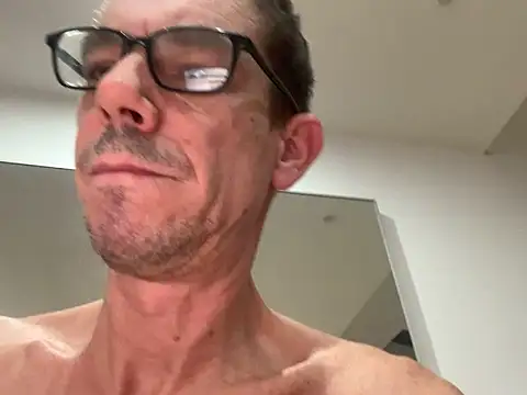 Snapshot of Kenhornu chatting on November 2025 08:02:02 PM Kenhornu online show from November 2025 08:02:02 PM