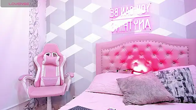 Snapshot of VioletRousse_ chatting on February 2025 07:17:02 PM VioletRousse online show from February 2025 07:17:02 PM