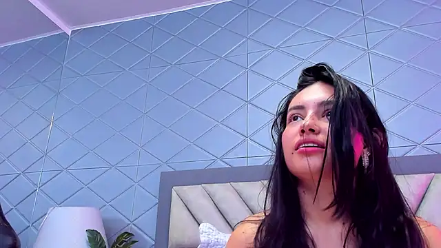 Snapshot of VioletRousse_ chatting on February 2025 03:52:01 PM VioletRousse online show from February 2025 03:52:01 PM