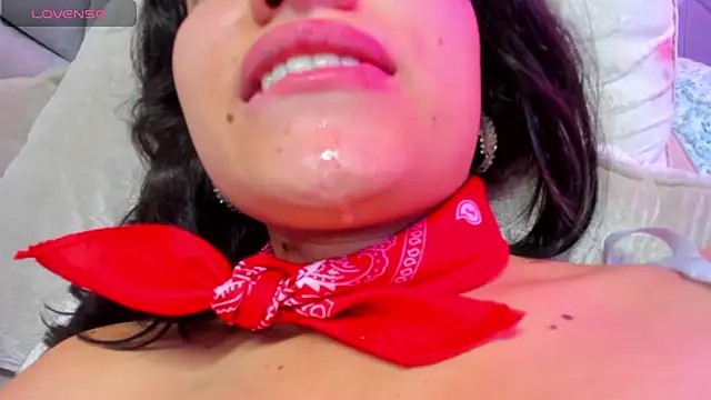 Snapshot of VioletRousse_ chatting on February 2025 06:42:02 PM VioletRousse online show from February 2025 06:42:02 PM