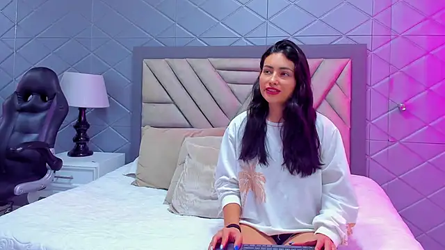 Snapshot of VioletRousse_ chatting on September 2025 02:52:01 PM VioletRousse online show from September 2025 02:52:01 PM