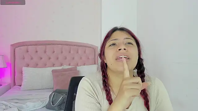 Kendall  Fox online show from October 2025 05:46:01 AM