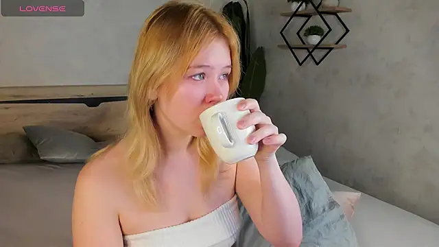 Amy Kimberlly online show from October 2025 12:14:01 AM