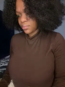 Snapshot of Boneca25 chatting on October 2025 09:06:02 AM Boneca25 online show from October 2025 09:06:02 AM