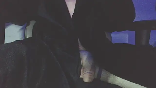 Snapshot of drakecumm690 chatting on October 2025 04:20:02 AM drakecumm690 online show from October 2025 04:20:02 AM