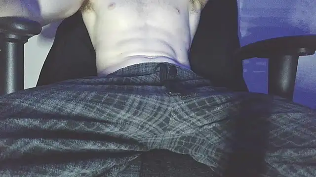 Snapshot of drakecumm690 chatting on October 2025 05:46:01 AM drakecumm690 online show from October 2025 05:46:01 AM