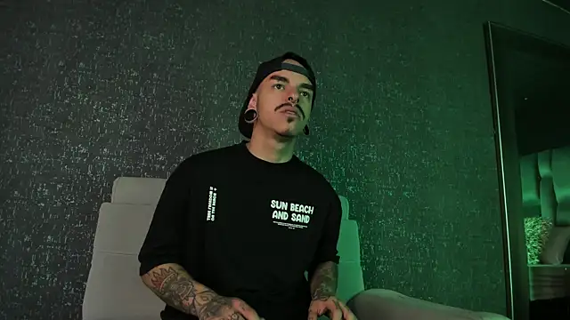 Snapshot of kaletattoo chatting on September 2025 11:15:01 AM kaletattoo online show from September 2025 11:15:01 AM