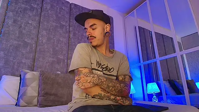 Snapshot of kaletattoo chatting on October 2025 11:38:02 AM kaletattoo online show from October 2025 11:38:02 AM