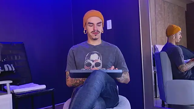 Snapshot of kaletattoo chatting on October 2025 11:08:02 AM kaletattoo online show from October 2025 11:08:02 AM