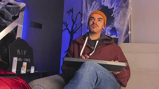 Snapshot of kaletattoo chatting on October 2025 11:03:01 AM kaletattoo online show from October 2025 11:03:01 AM