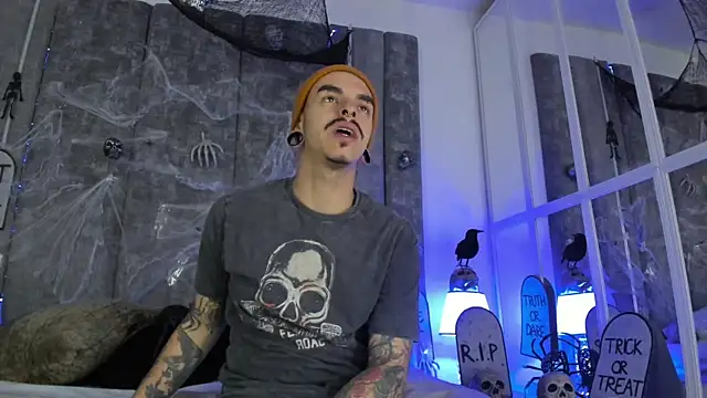 Snapshot of kaletattoo chatting on October 2025 11:01:01 AM kaletattoo online show from October 2025 11:01:01 AM