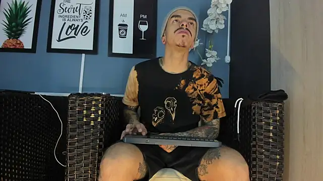 Snapshot of kaletattoo chatting on November 2025 11:41:01 AM kaletattoo online show from November 2025 11:41:01 AM