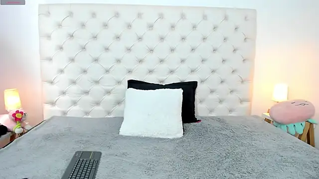 esmeralda06 online show from February 2025 03:08:01 PM