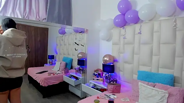 Ariana rouse online show from November 2025 04:41:01 PM