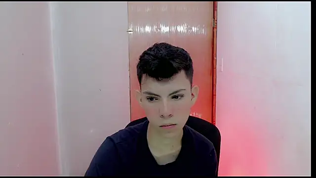 Snapshot of Alexxx_lov chatting on February 2025 12:33:01 PM Alexxx lov online show from February 2025 12:33:01 PM